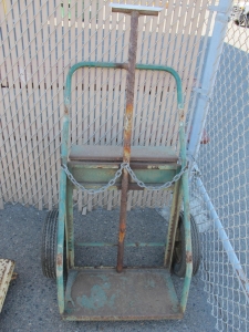 LOT TO INCLUDE: DRUM LIFT RACK, 2 TON MAX, WITH 2 BOTTLE CAP DOLLY. LOADING & HANDLING FEE $15-4595